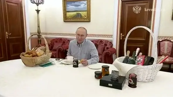 هدیه غیرمنتظره یک فروشگاه به پوتین + فیلم