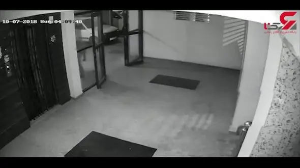 رقص یک مرد با چادر در صحنه سرقت بزرگ!+فیلم