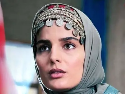فیلم آواز باشکوه ؛ غزاله اکرمی بازیگر سوجان در آهنگ حامد آئین/  هرکجا عطرتو باشه اونجا مثل خونمه