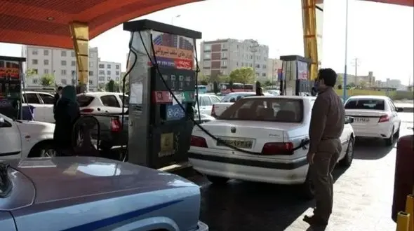 آقای حداد عادل پاسخ بدهید/ بنزین پنج‌هزار تومانی ادامه آبی است که از سر گذشته است