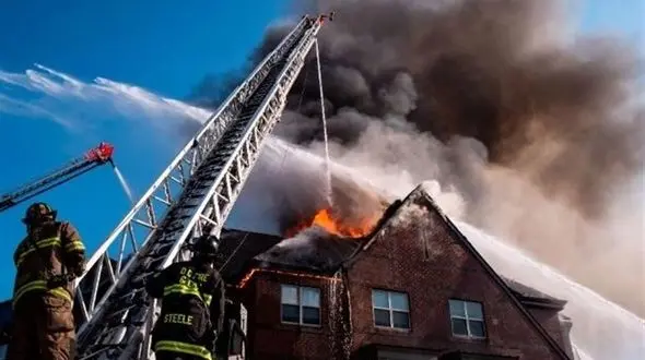 زنده ماندن مردی که خانه اش 5 روز سوخت!