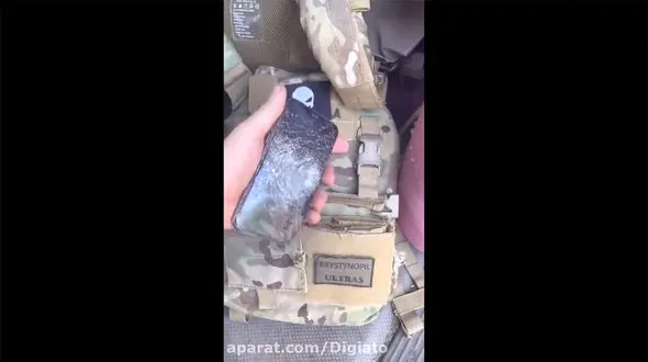 گوشی آیفون جان سرباز اوکراینی را نجات داد / گلوله نقش لباس ضد گلوله را گرفت + فیلم 