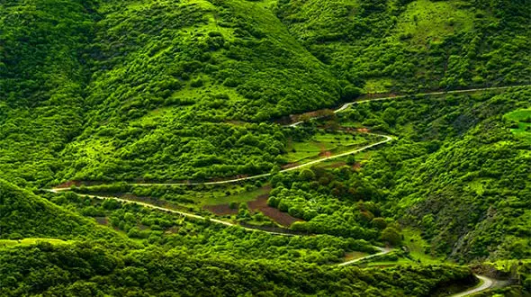 نمایی زیبا از قلعه تاریخی أغی "آغویه" در شهرستان کلیبر