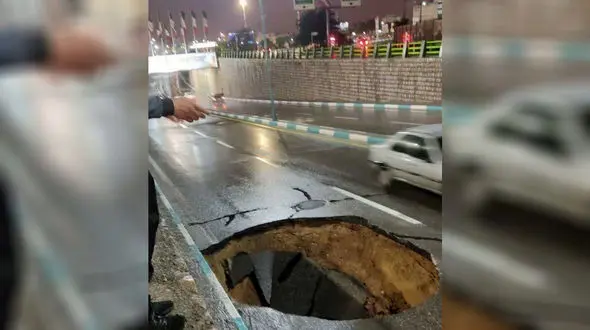 فرونشست ترسناک زمین در شهر یزد + عکس