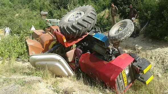 مرگ هولناک 4 نفر در واژگونی تراکتور در بجنورد + جزییات و عکس