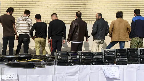 6 مرد غلط انداز صرافی های میدان فردوسی را خالی کردند ! + عکس