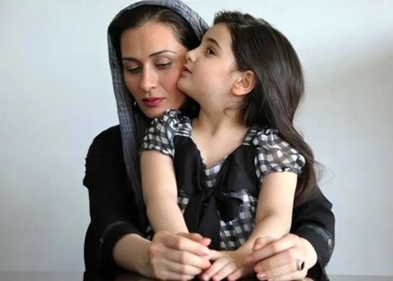 پریوش نظریه و دخترش