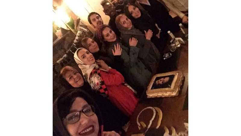 دورهمی بازیگران زن به همراه گادوین منشا در جشن تولد بهار ارجمند