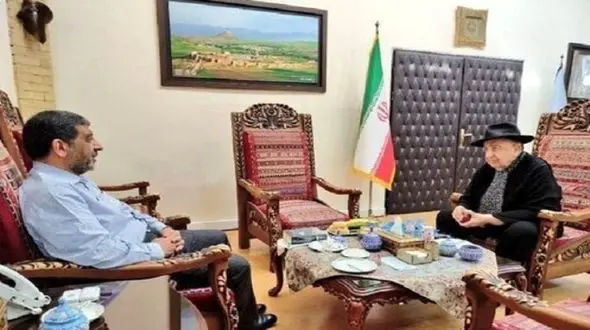 دیدار وزیر میراث فرهنگی با یک کارگردان مشهور سینما / ضرغامی: فرمان آرا آدم مستقلی است 