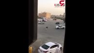 پرت شدن راننده از خودرو هنگام اجرای حرکات نمایشی + فیلم