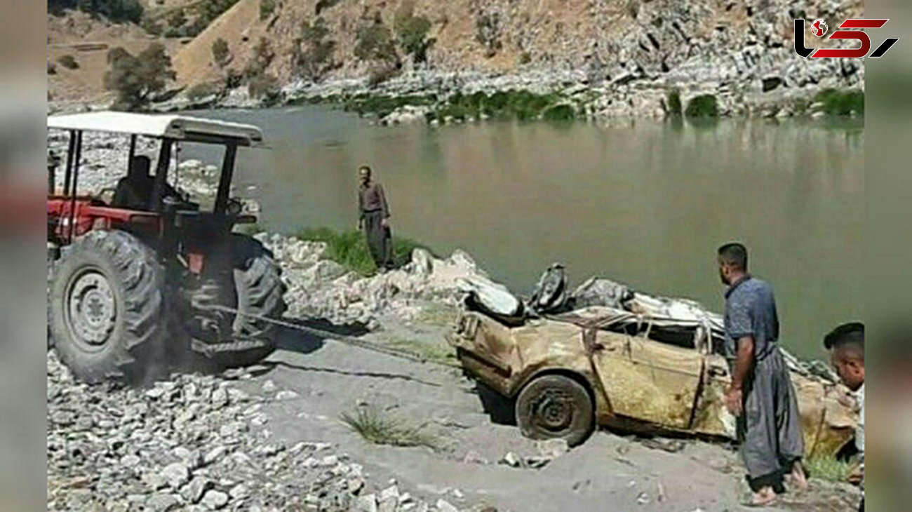 بیرون کشیدن ماشین مرگ یک مرد از رودخانه! /  فقط زن زنده ماند ! + عکس