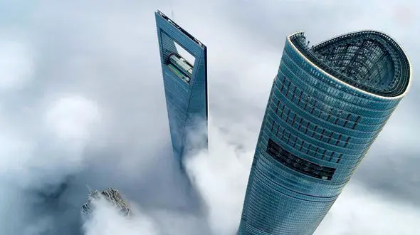 فیلم/ چینی‌ها اینگونه آسمان‌خراش‌های قدیمی را تخریب می‌کنند!