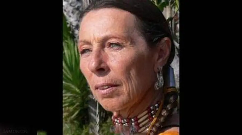 زن گرگ