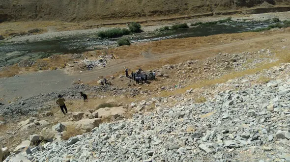 معجزه در تونل ایلام / سقوط خودرو به دره بدون تلفات جانی