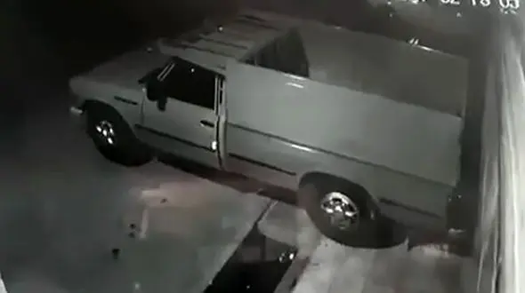 فیلم لحظه دزدیدن نیسان آبی در چیتگر