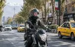 زن موتورسوار در تهران: نبود گواهینامه خلأ قانونی که در زمان حادثه پررنگ می‌شود/ مهم‌ترین خواسته‌ام این است که قانون برای زنان و مردان یکسان اجرا شود + فیلم