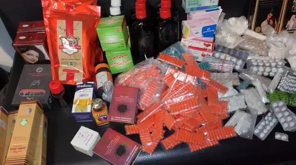 یورش پلیس به محموله قرص های غیرمجاز در میدان شاپور + عکس