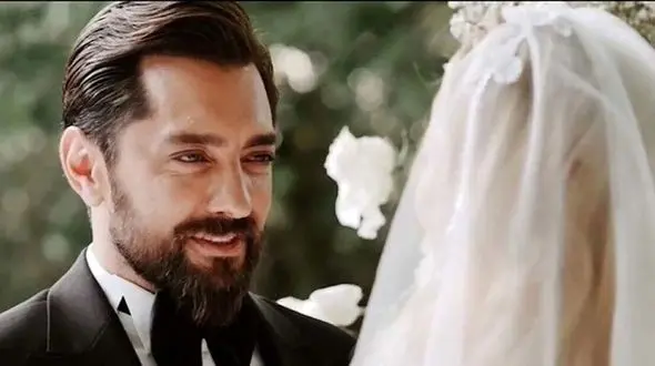 نگاهی به فرنی خوری پسر بهرام رادان با اون دست های تپل و بامزش+ عکس