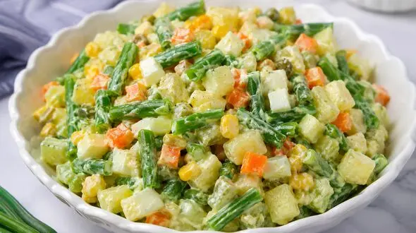 طرز تهیه سالاد لوبیا سبز و سیب‌ زمینی؛ یک سالاد خوش‌ طعم و مقوی