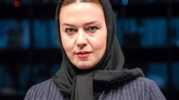  استایل بازیگر نیسان آبی در جشنواره فجر | تیپ گیتی قاسمی در این عکس دیدنی است 