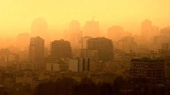 بحث آلودگی هوا مستقیم به کیفیت سوخت بر می گردد/ کشور نیازمند سرمایه گذار خارجی در صنعت نفت و پتروشیمی است