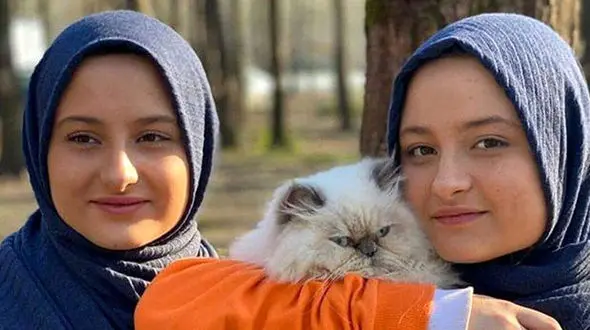 عکس تغییر سارا و نیکا دوقلوهای سریال پایتخت در سوئد ! + بیوگرافی و حواشی جنجالی زندگی شان !