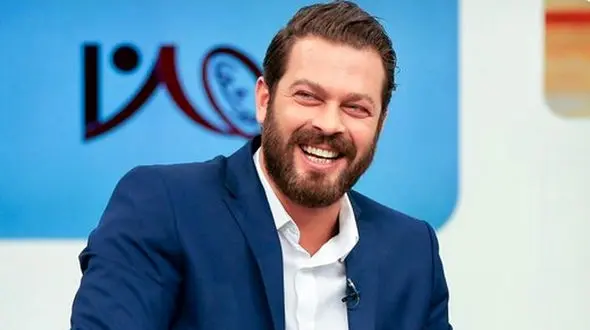 پژمان بازغی چادر به سر شد + عکس رقص با پوشش زنانه آقای بازیگر