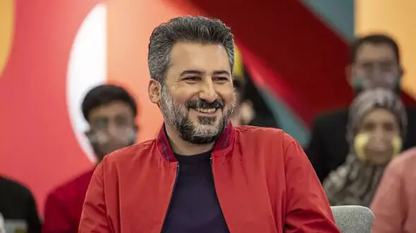چاقو خوردن بازیگر مرد ایرانی توسط دزدان خیابانی ! / فداکاری وحید آقاپور در صحنه یک سرقت + عکس