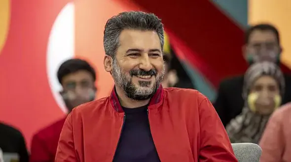 چاقو خوردن بازیگر مرد ایرانی توسط دزدان خیابانی ! / فداکاری وحید آقاپور در صحنه یک سرقت + عکس