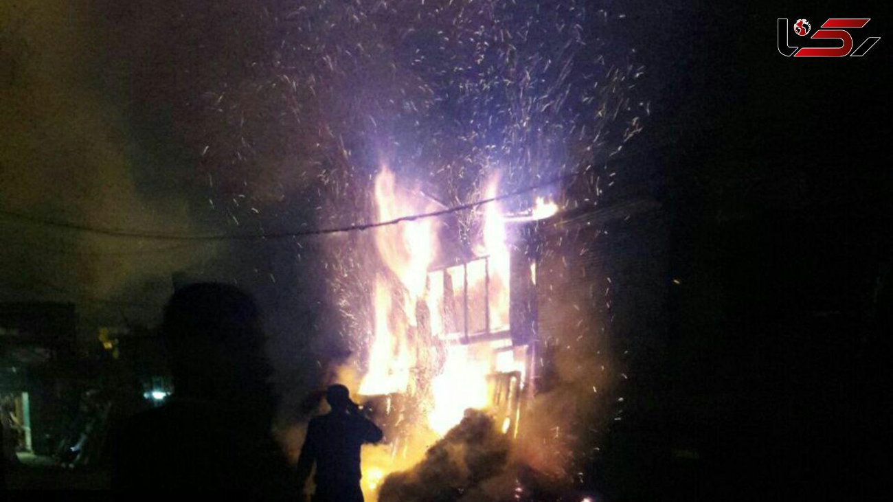 آتش سوزی در بازار چوب پیرعبدالملک اردبیل + عکس 