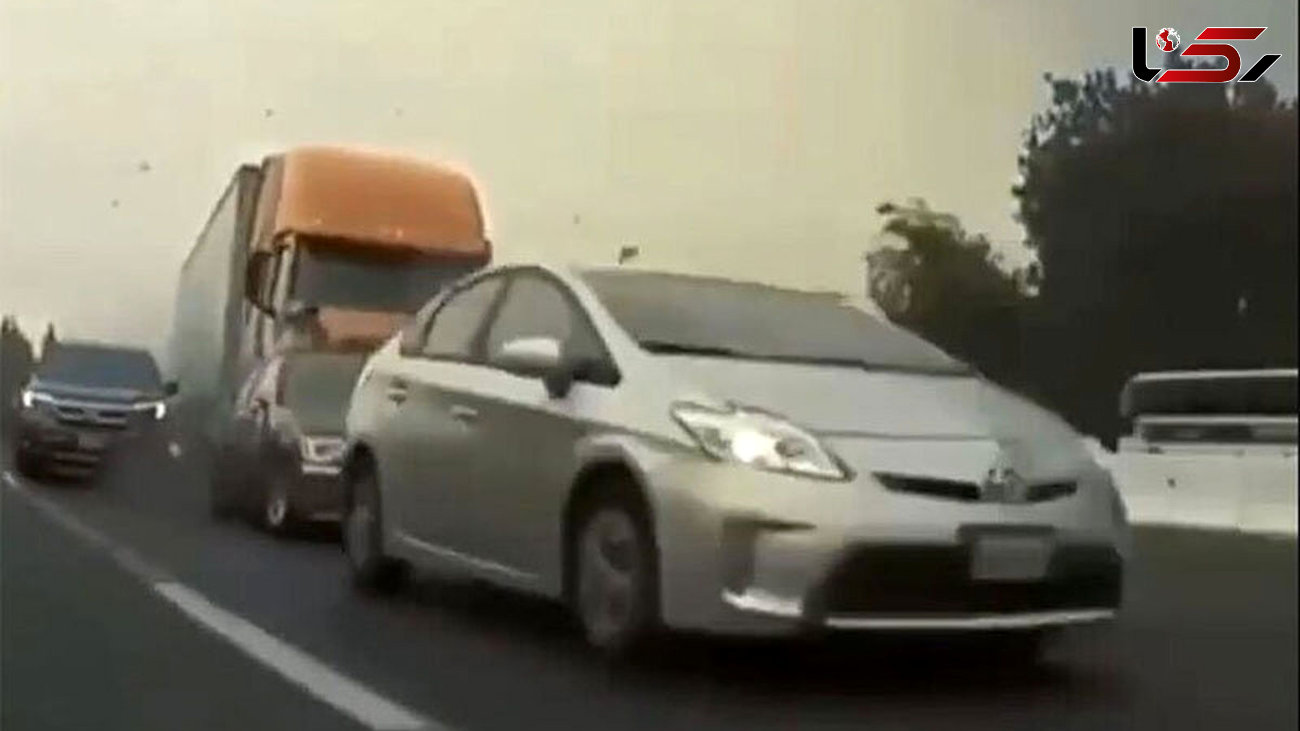 فیلم تصادف وحشتناک 2 کامیون با رانندگان عجول !