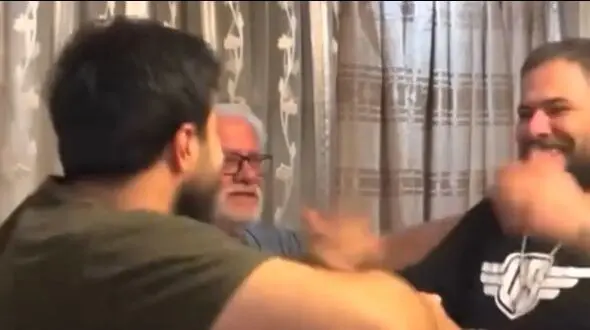 آواز شاد؛ رقص زیبای پدر‌ پسری با آهنگ نازی جون که ختمش درس عبرت بود