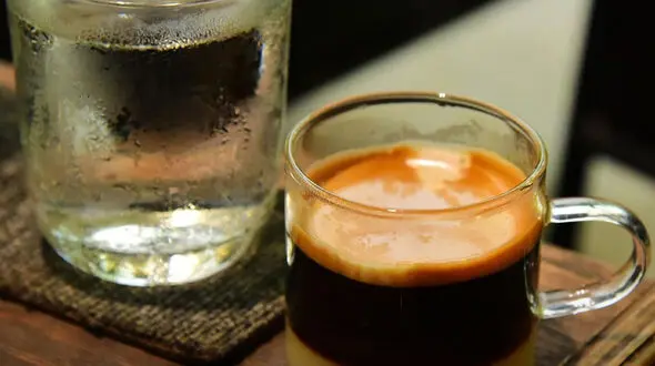 قهوه می تواند نیاز بدن را به آب جبران کند؟