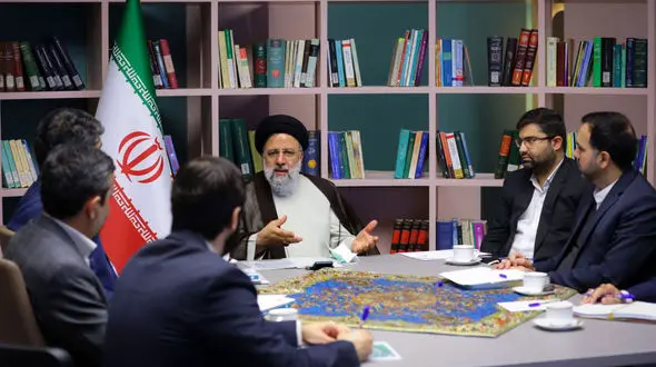 با هرگونه تخلف اداری بدون مسامحه برخورد شود/ نظام اداری متحول و متناسب‌سازی شود