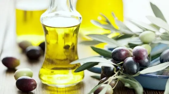 آرایش صورت تان را با این روغن گیاهی پاک کنید