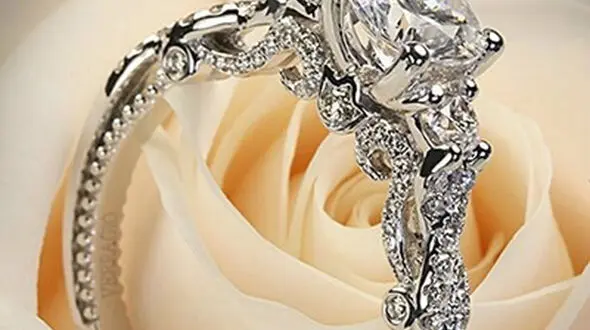  حلقه های ازدواج الماس نشانتان را اینگونه تمییز کنید