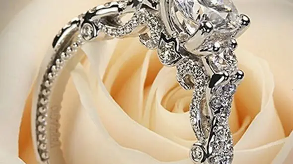  حلقه های ازدواج الماس نشانتان را اینگونه تمییز کنید