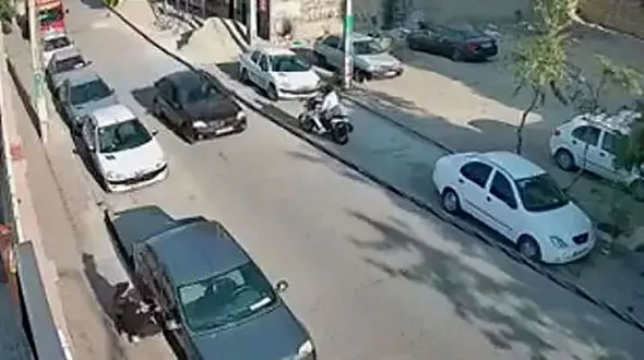 شگرد عجیب سرقت دزدان در خیابان رسالت + فیلم لحظه