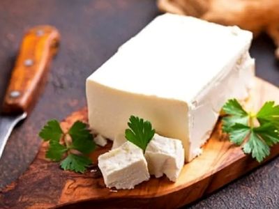 آیا پنیر خوردن قبل خواب واقعا کابوس می‌ آورد؟