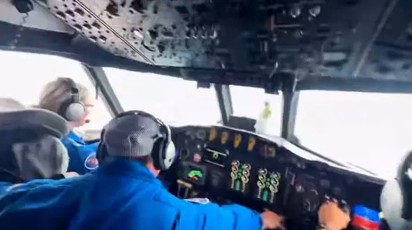 تصاویر لرزش کابین خلبان در مرکز طوفان ملیسا + فیلم