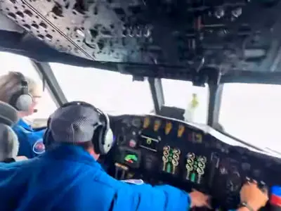 تصاویر لرزش کابین خلبان در مرکز طوفان ملیسا + فیلم