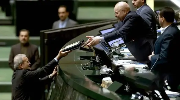 چگونه دولت می‌تواند مخارج خود را به سرعت کاهش دهد؟