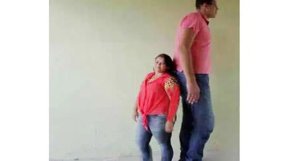 ازدواج دختر 145 سانتی با غول مهربان 233 سانتی+ عکس