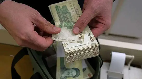 شرمندگی نماینده مجلس  بابت حداقل حقوق ۱۶.۸ میلیونی بازنشستگان / عضو کمیسیون اجتماعی: این رقم کفاف زندگی را نمی دهد