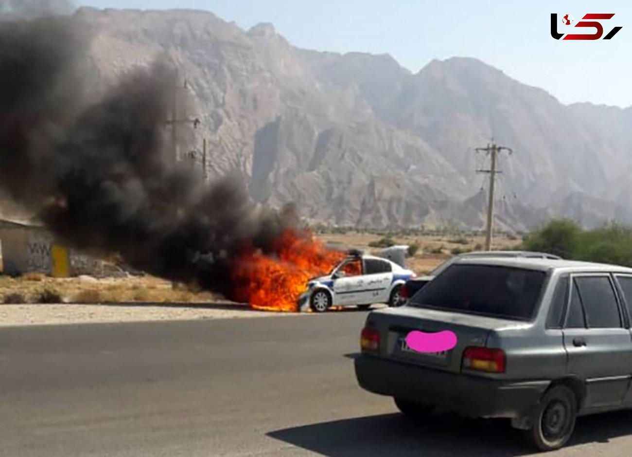 فیلم لحظه آتش گرفتن وحشتناک ماشین مگان پلیس راه / در بوشهر رخ داد  