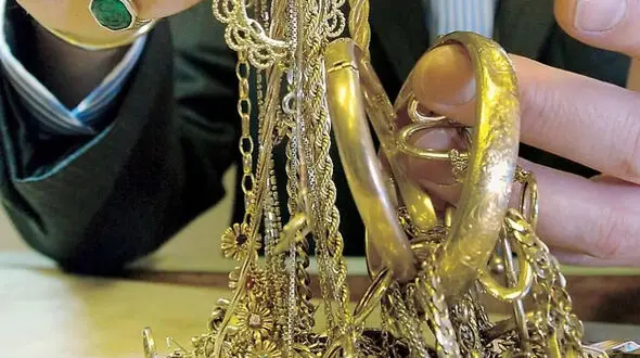 دستبند پلیس بر دستان سارقان طلاجات در آذرشهر
