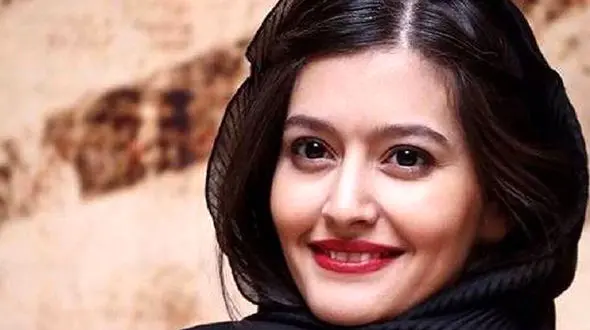 فیلم / پردیس احمدیه : از  توهین به مهران مدیری عذرخواهی میکنم / تحت فشار عصبی چنین اشتباهی رو ... / میدانم مهران مدیری مرا میبخشد ... / من مودی ام ...