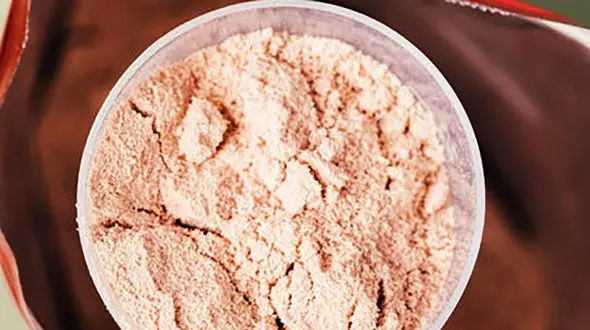 مکمل پروتئین مصرف کنم یا ورزش کنم؟ این پژوهش به سالمندان پاسخ قاطع می‌ دهد