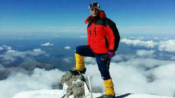 پیکر احمد نیک بیان در همان ارتفاعات قله مارکس باقی ماند+عکس