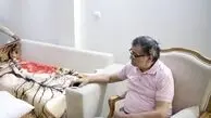 عکس/ نگاهی به چیدمان منزل رضا رویگری با لوستر های بلند، پرده های والان دار، مبلمان سلطنتی